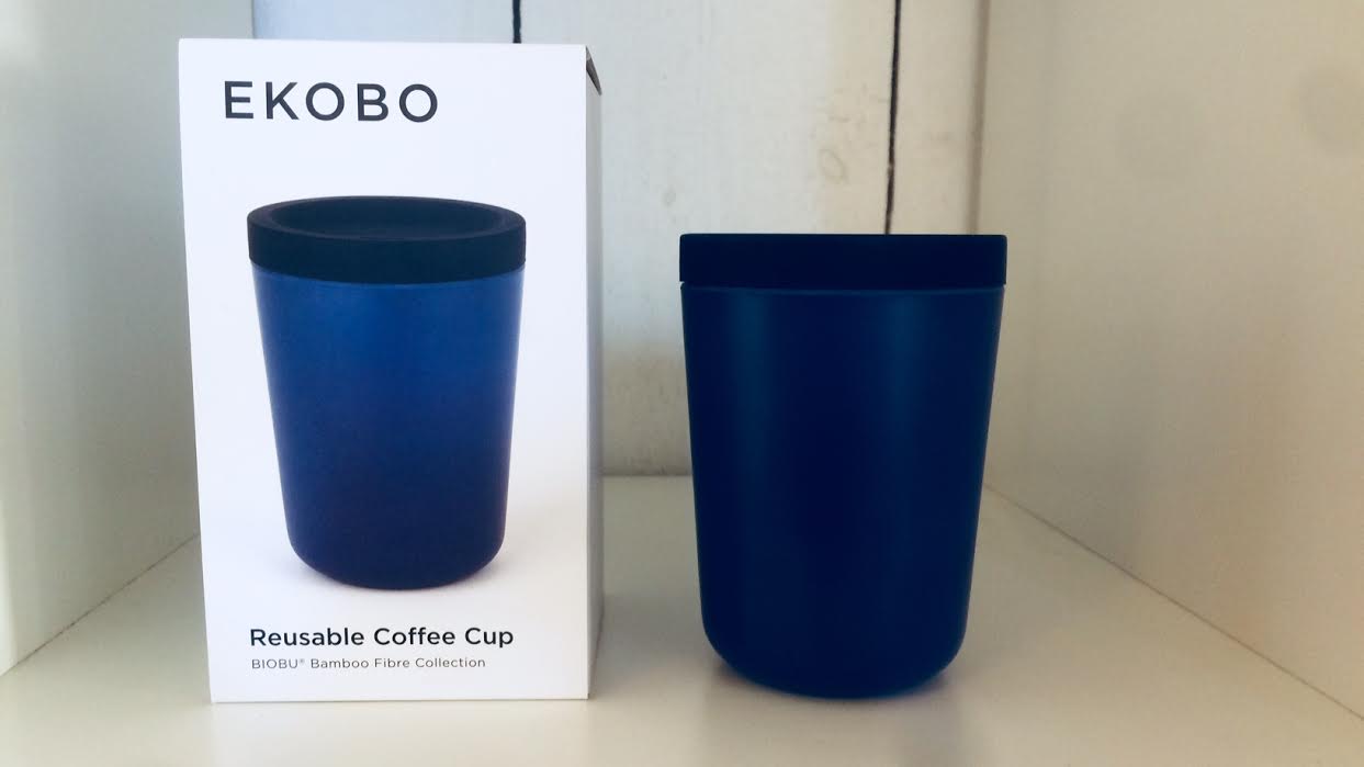 Tasse à café bleu réutilisable EKOBO-BIOBU chez Bee art&design à St-Malo